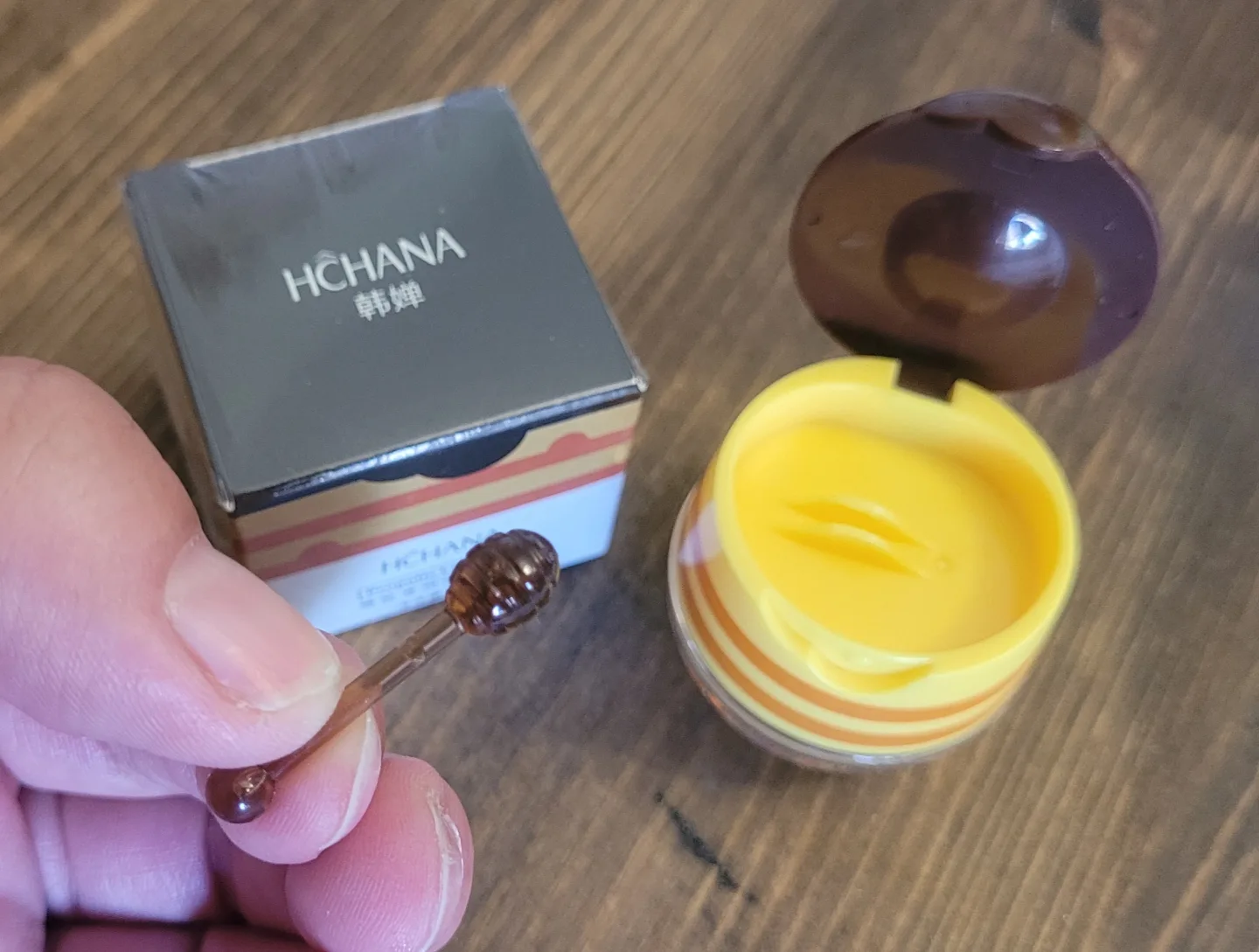 HCHANA Propolis Lip Mask - Honey Pot Design image indicator(3)