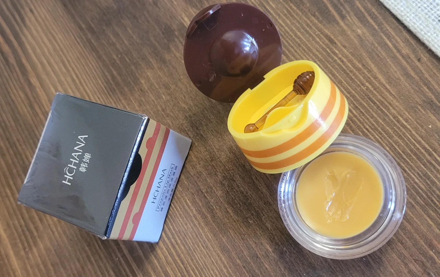 HCHANA Propolis Lip Mask - Honey Pot Design image indicator(4)