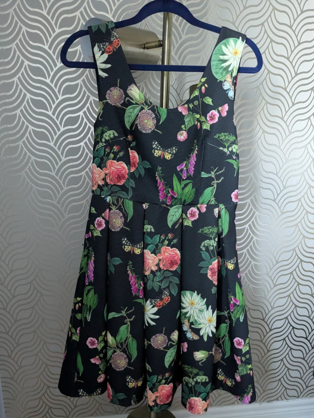 Gorgeous Collection of Dresses - Sizes 4-6, s/m image indicator(6)