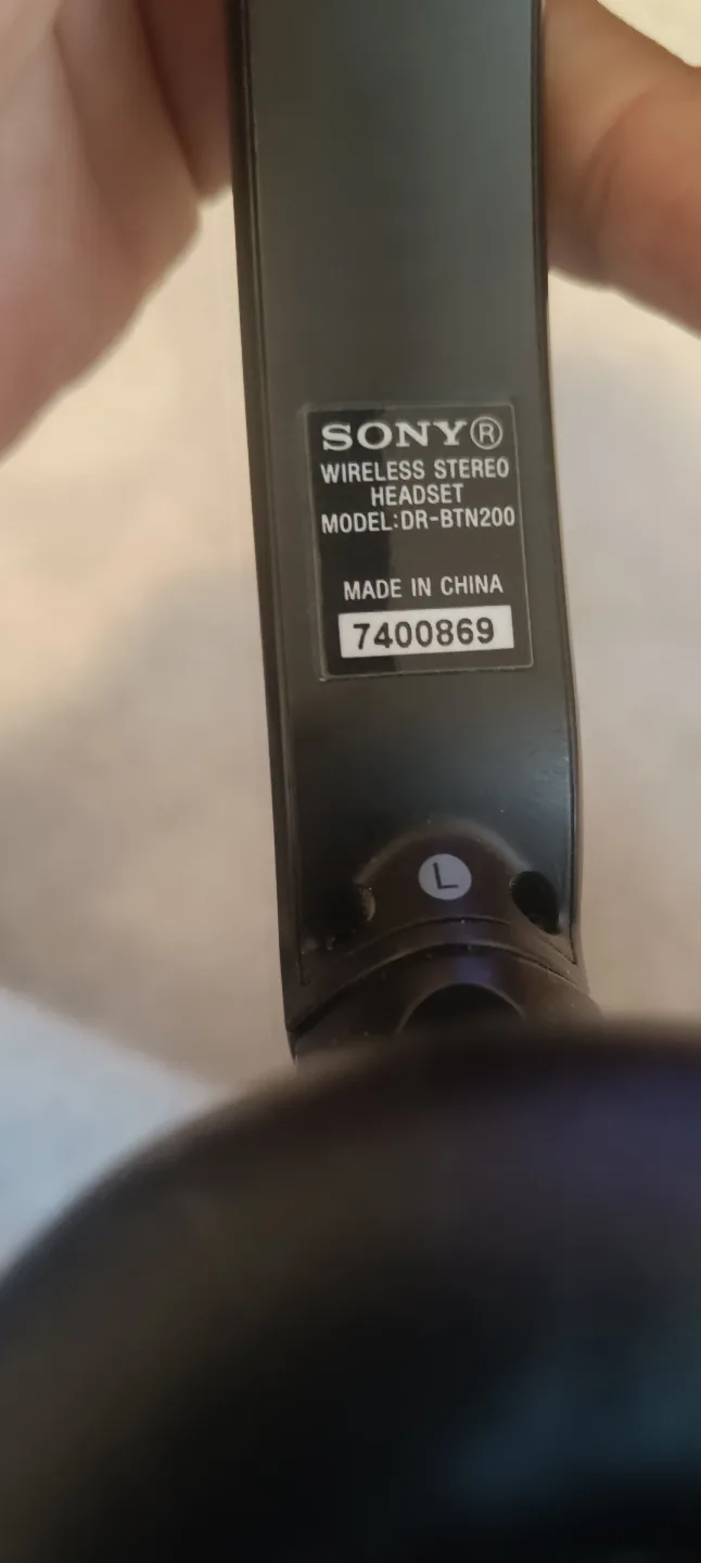 Sony Wireless Stereo Headphones image indicator(2)