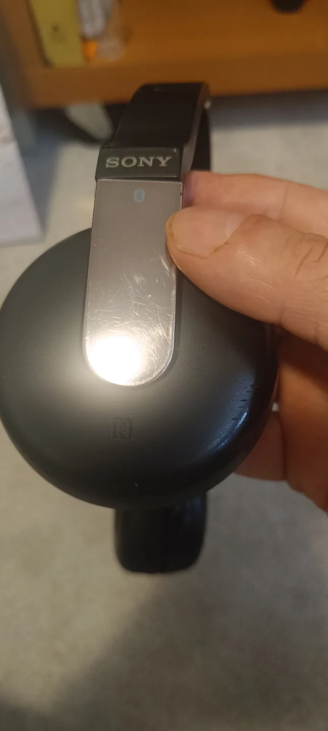 Sony Wireless Stereo Headphones image indicator(5)