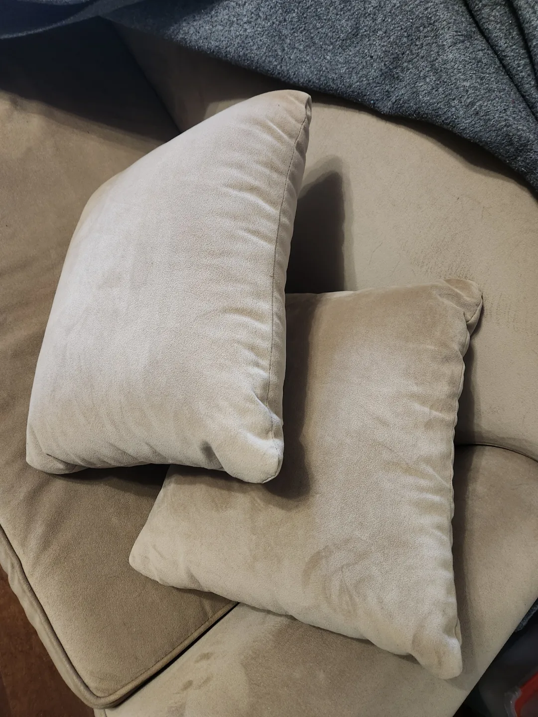 Beige Couch with Pull-Out Bed image indicator(3)