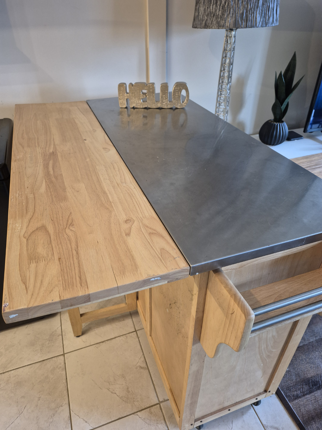 Wood and stainless steel island with stools. - photo 2