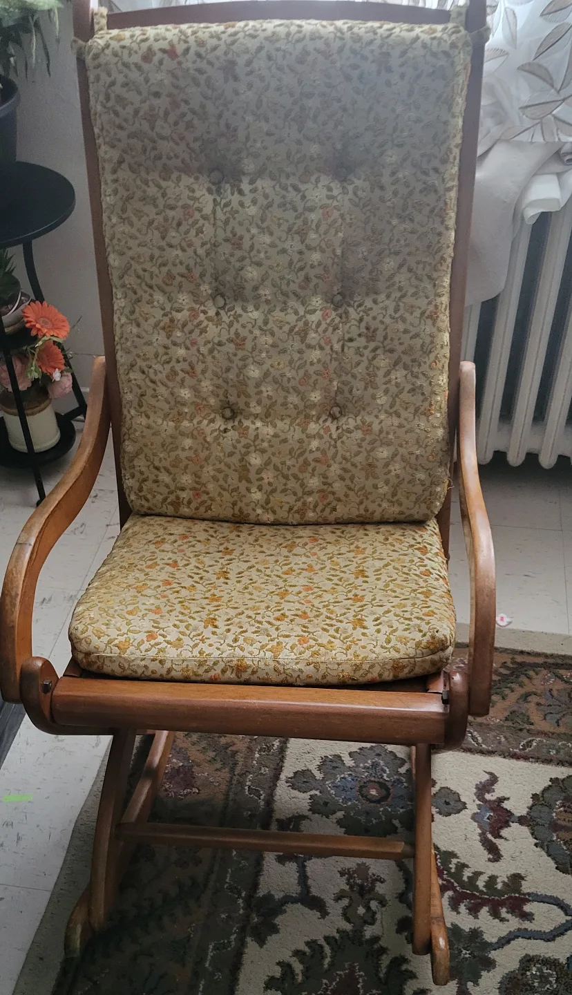 Vintage Wooden Rocking Chair thumbnail