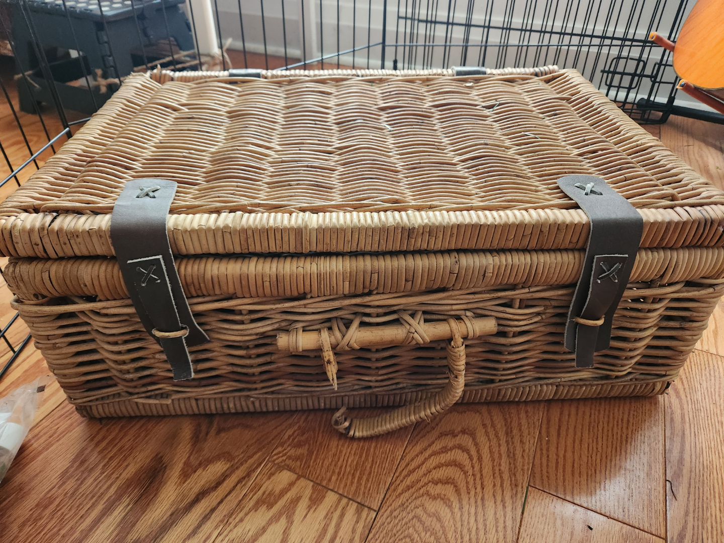 Vintage Wicker Picnic Basket - photo 2