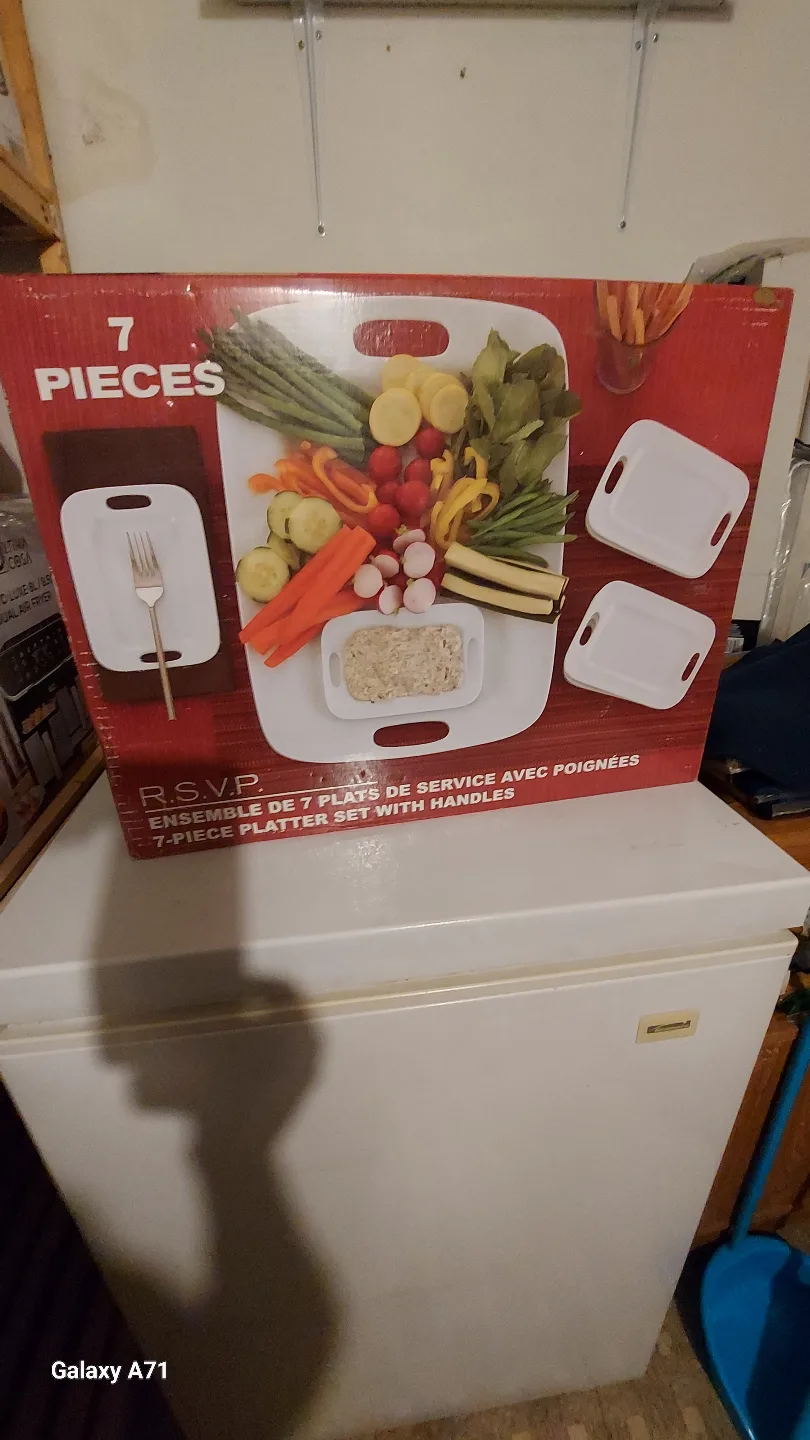 7-Piece Platter Set with Handles image indicator(2)