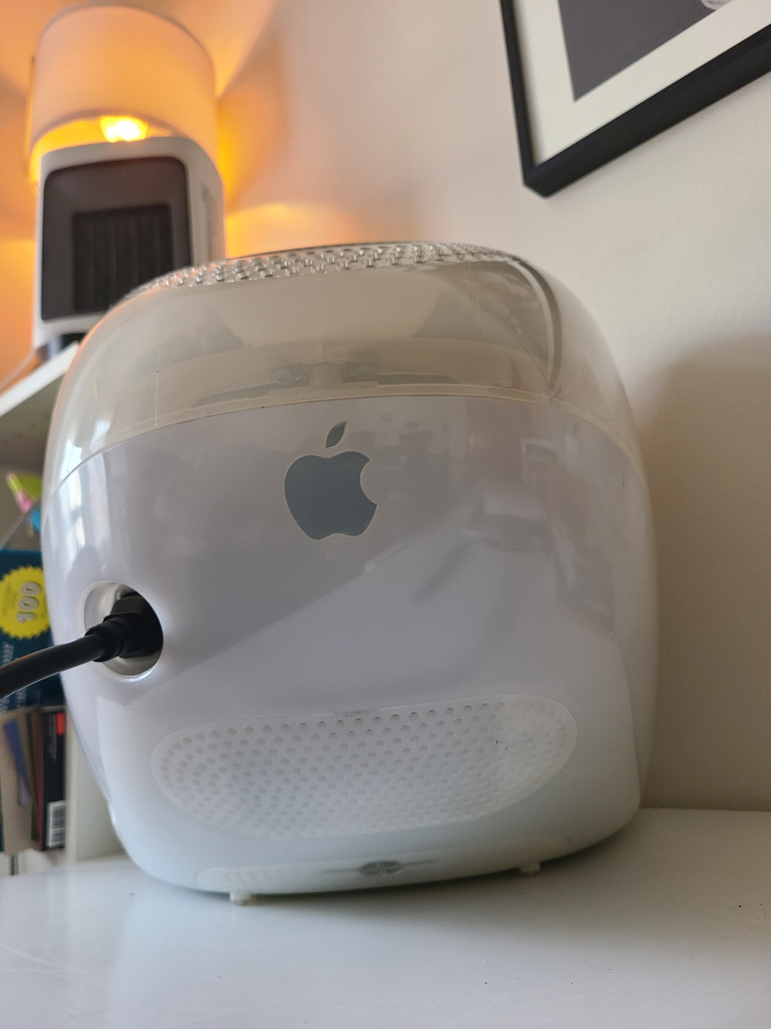 Vintage Apple iMac G3 Snow – Powers On, No OS, Minor Crack - photo 2