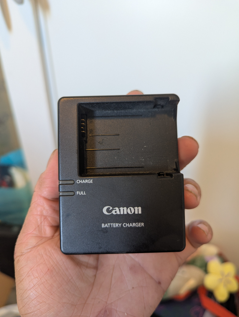 Canon LC-E8 Battery Charger