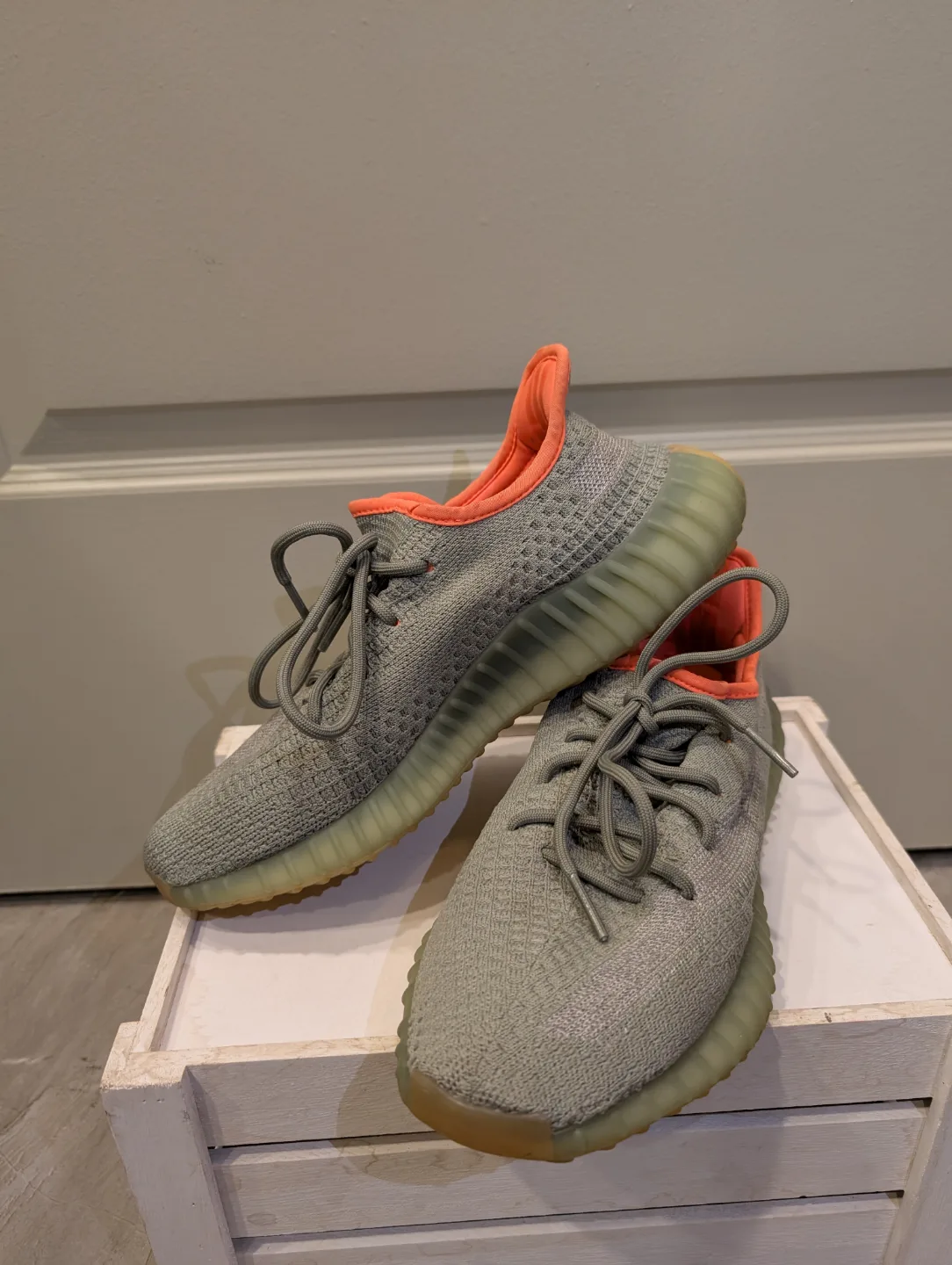 women's Adidas sneaker Yeezy Boost 350 V2 thumbnail