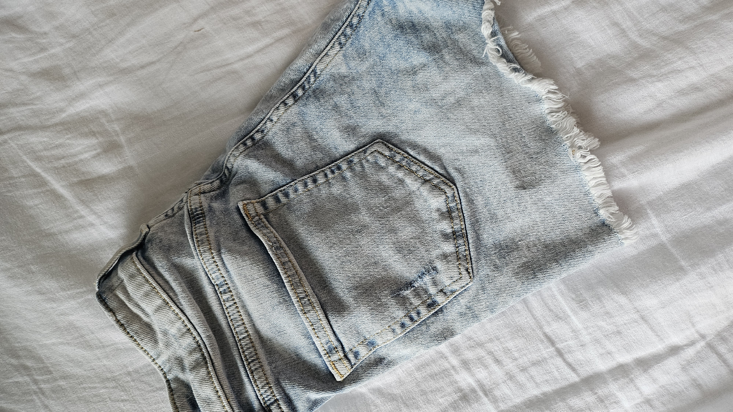 Light Wash Denim Shorts, Size 4 - photo 2