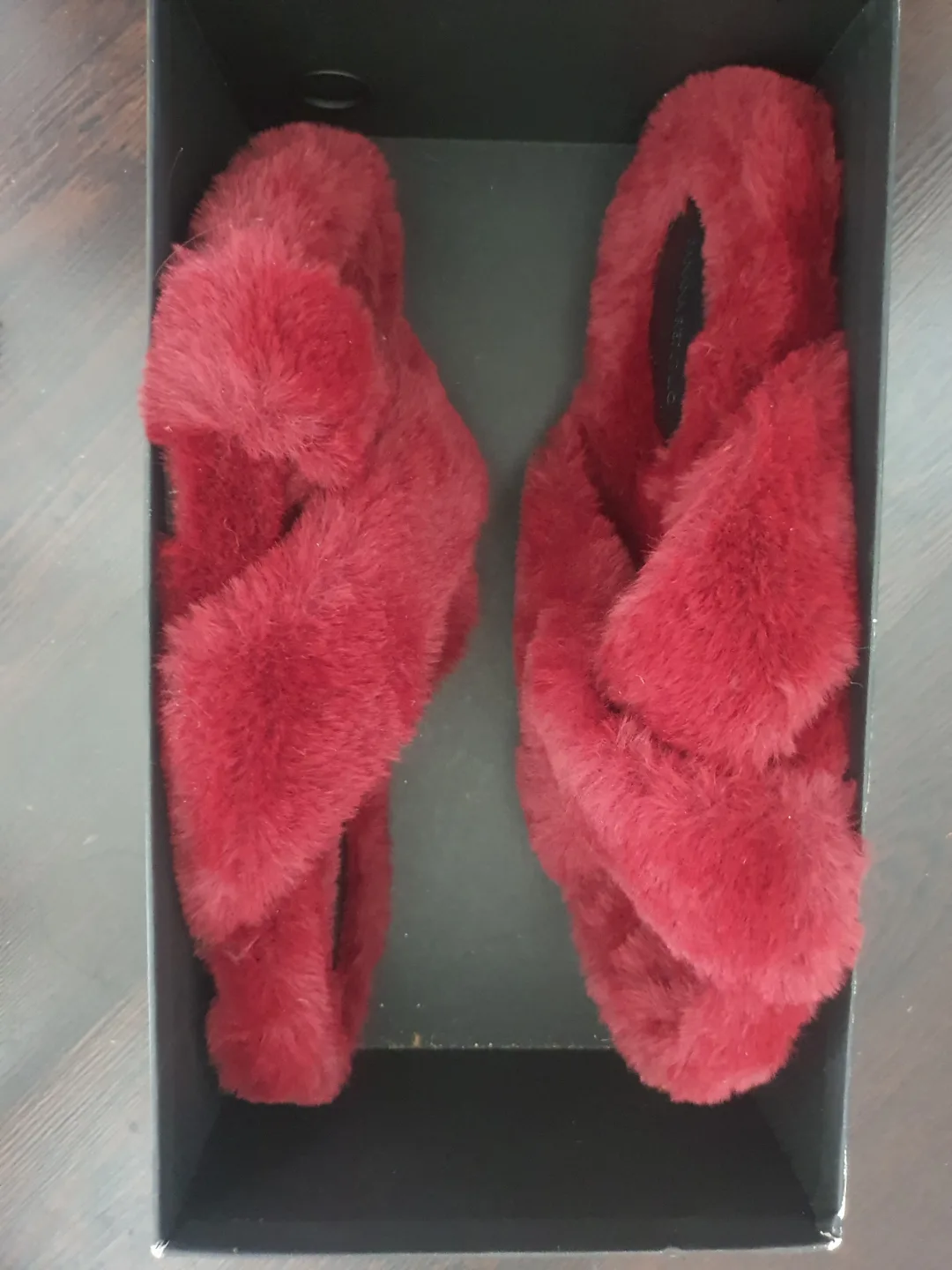 Banana Republic Burgundy Crossover Slide Slippers - Size 9 image indicator(4)