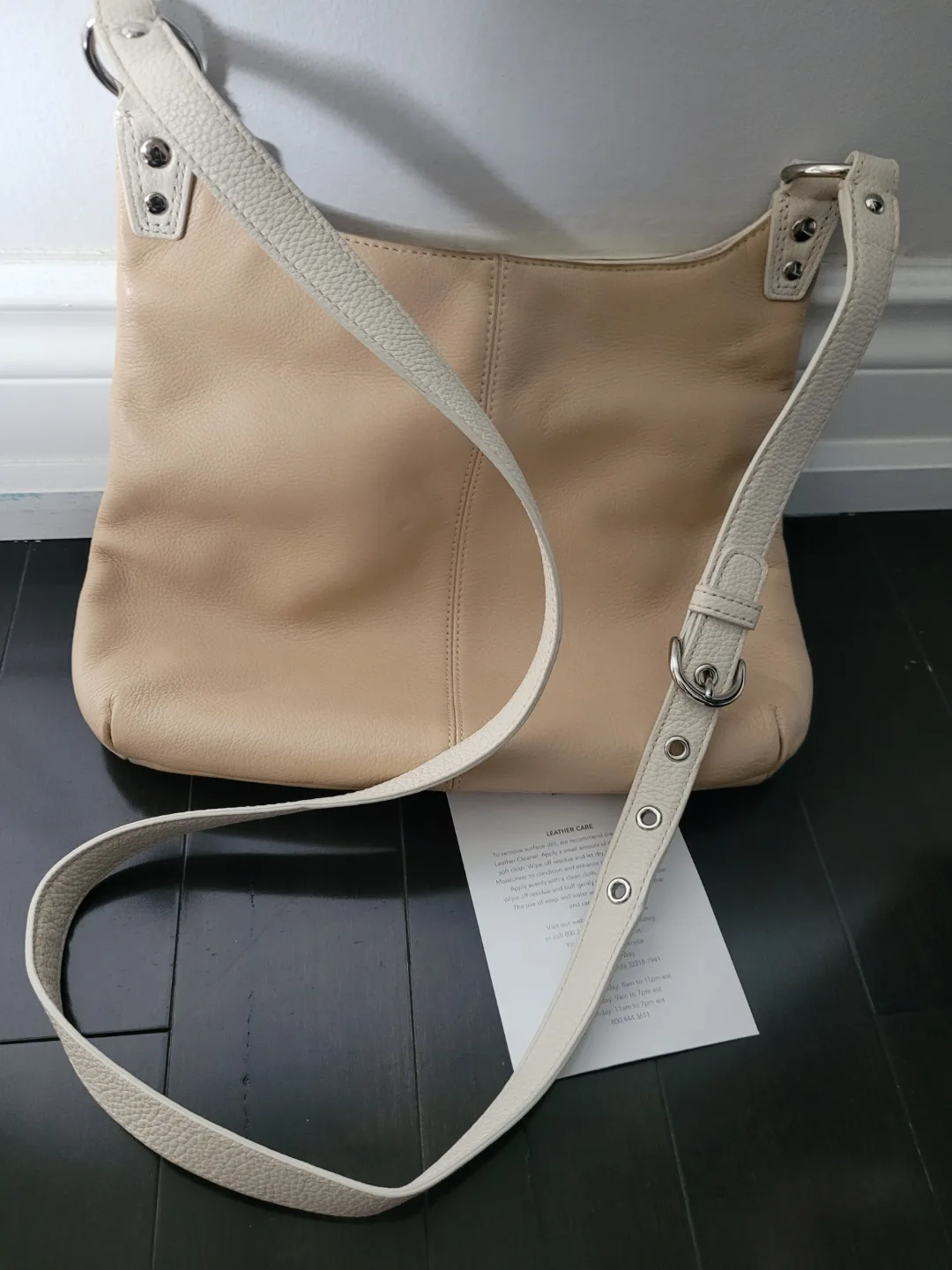 Coach leather Bag - Beige and Off-White image indicator(4)