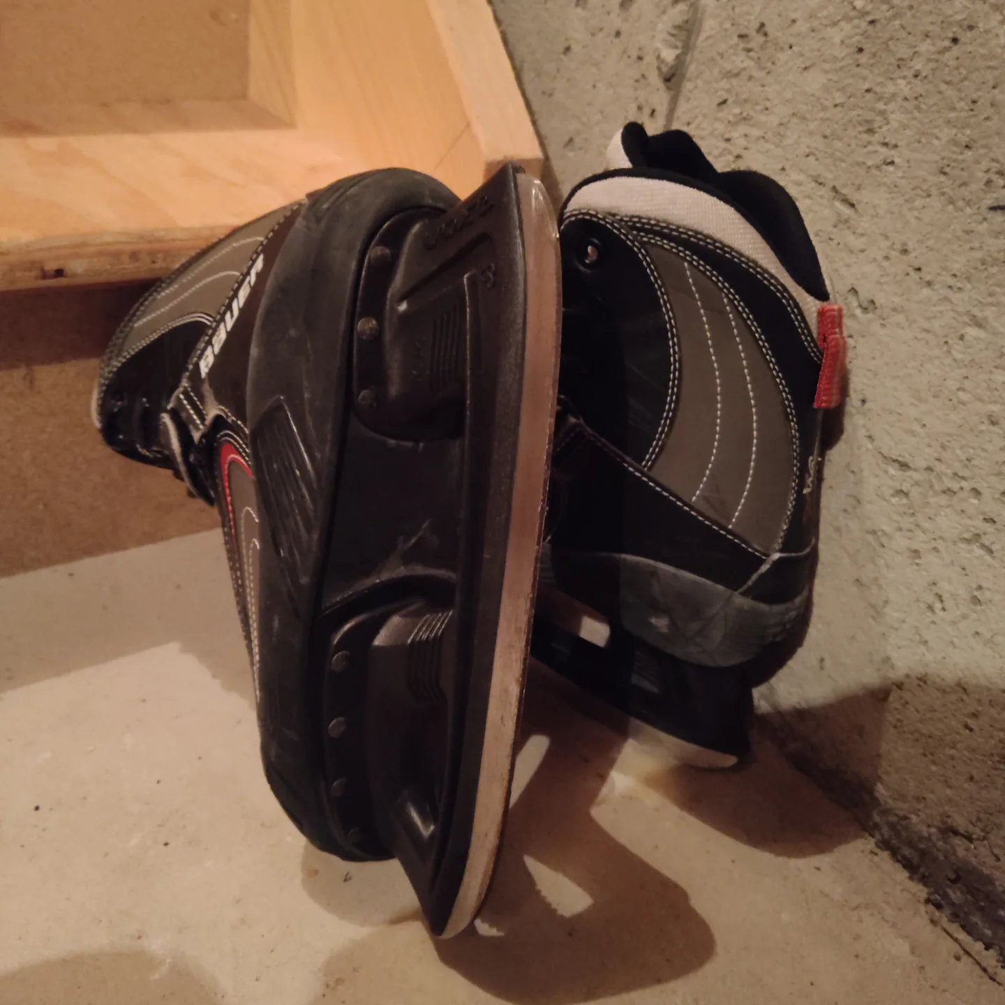 Bauer Youth Ice Skates - Size 7🏒 image indicator(4)