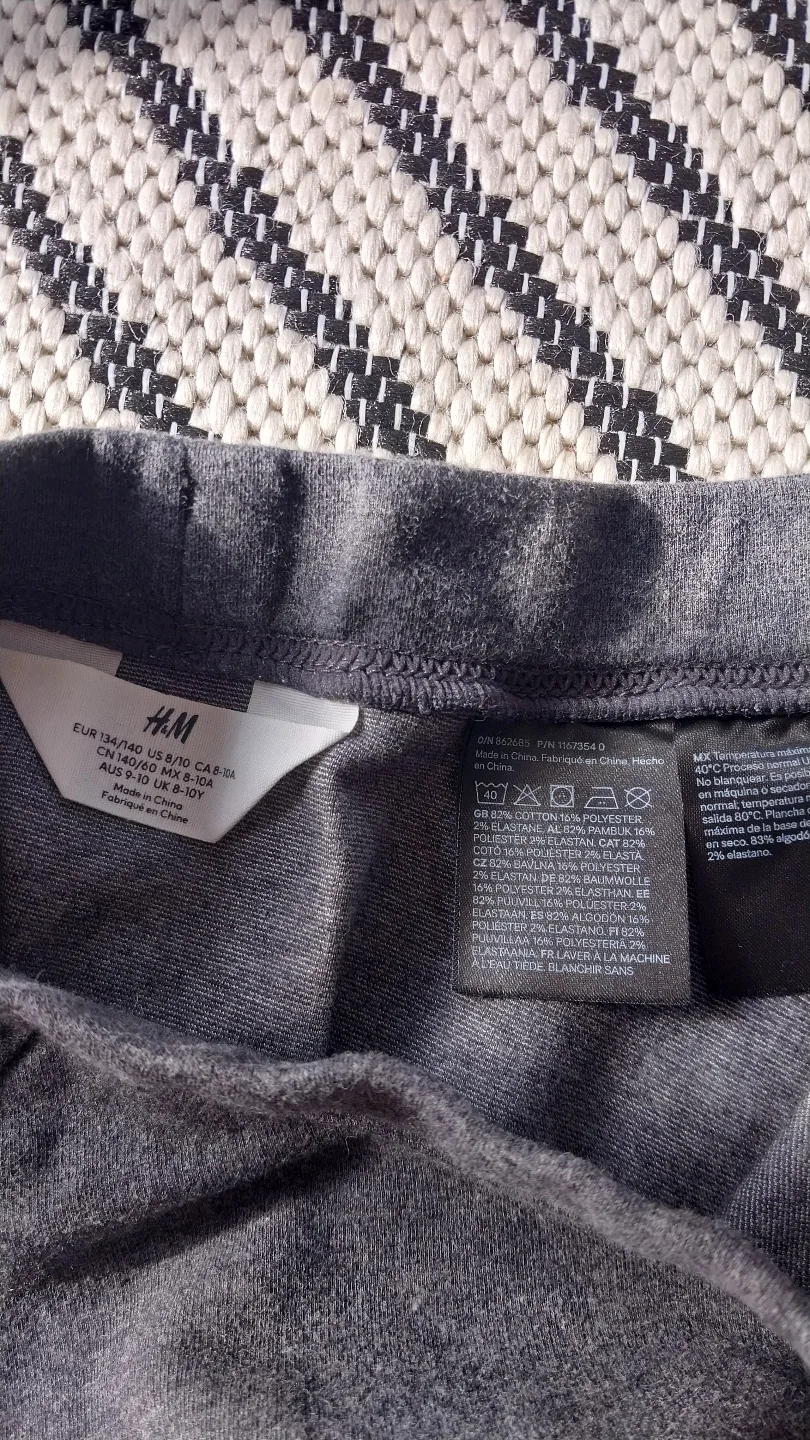 H&M Grey Skirt image indicator(2)