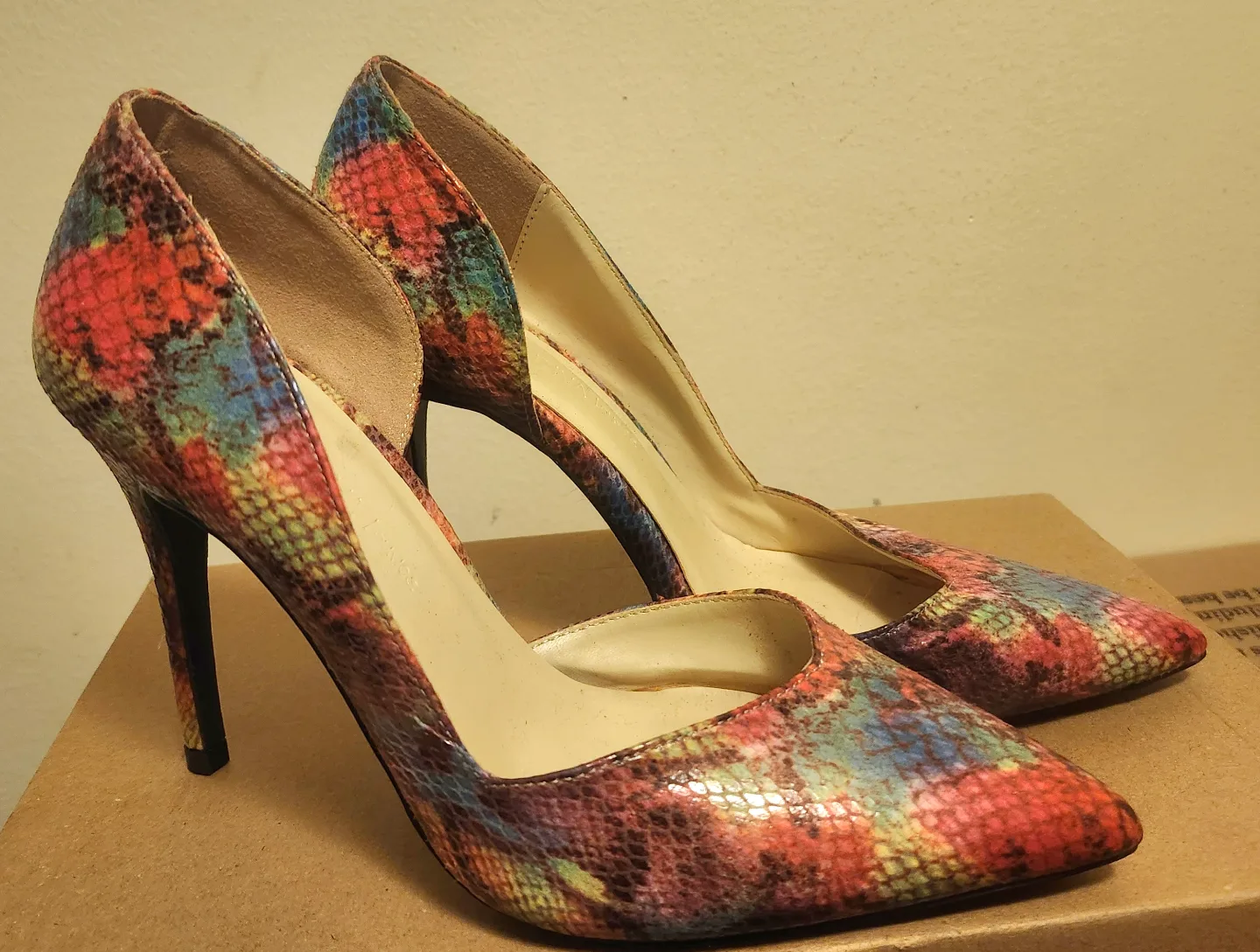 4" Lady's Heels thumbnail