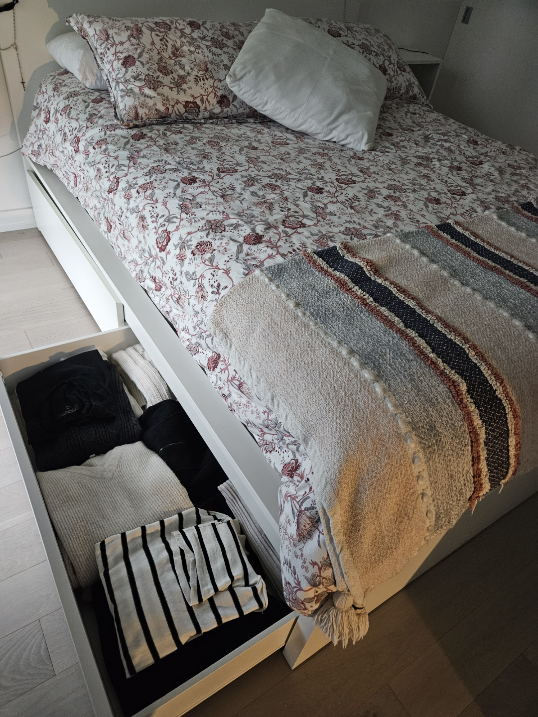 MOVING OUT SALE - IKEA MALM White Queen Bed Frame w Storage - photo 2