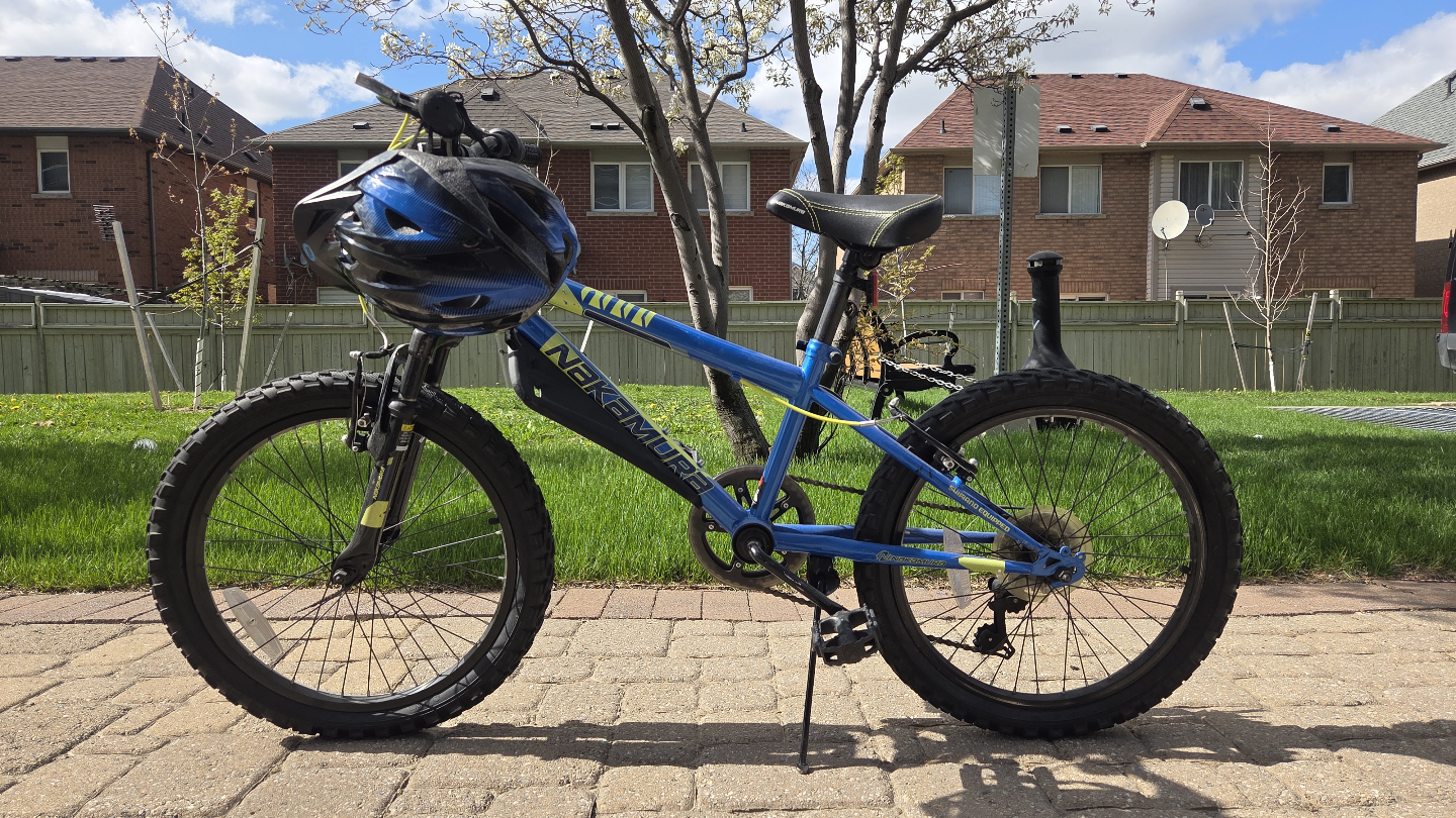 Nakamura Juvy Size 20 Bike and Helmet for Kids