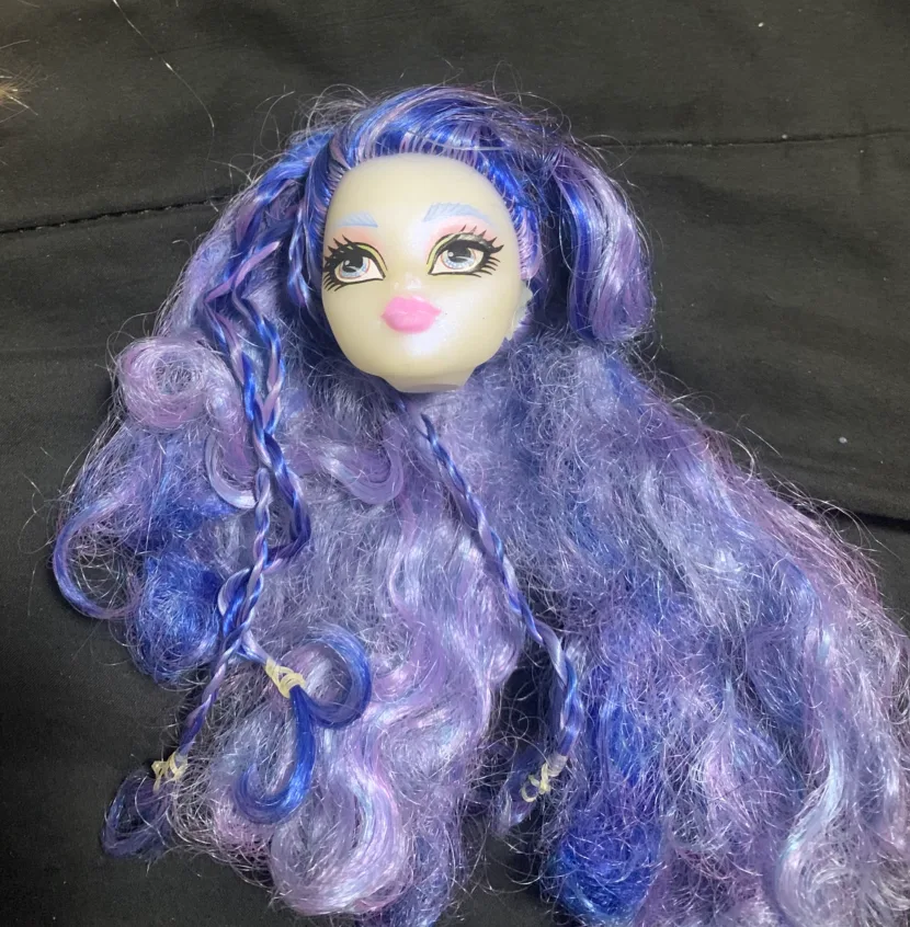 $10 Monster high replacement head thumbnail