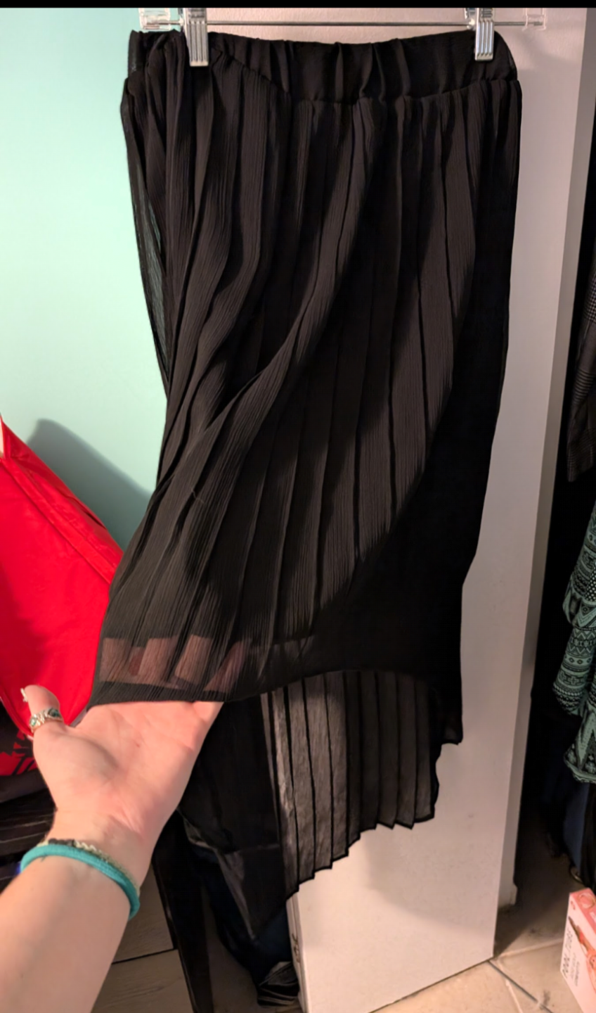 Black High-Low Pleated Skirt