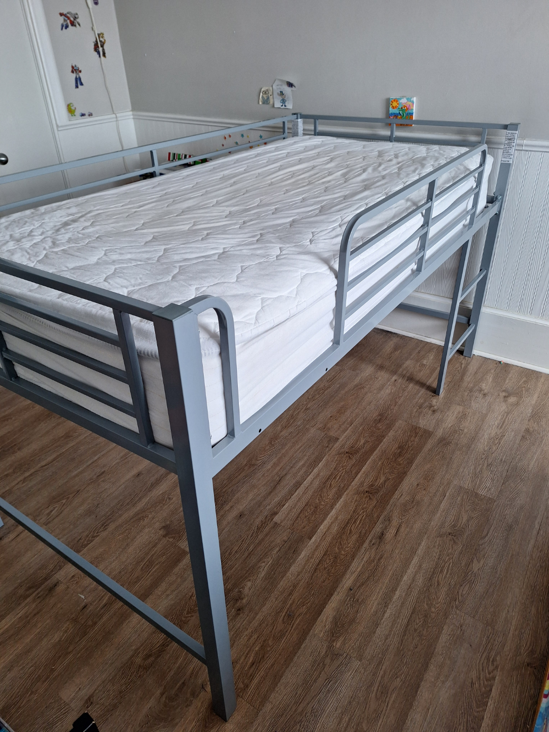 Twin Loft Bed - like new!