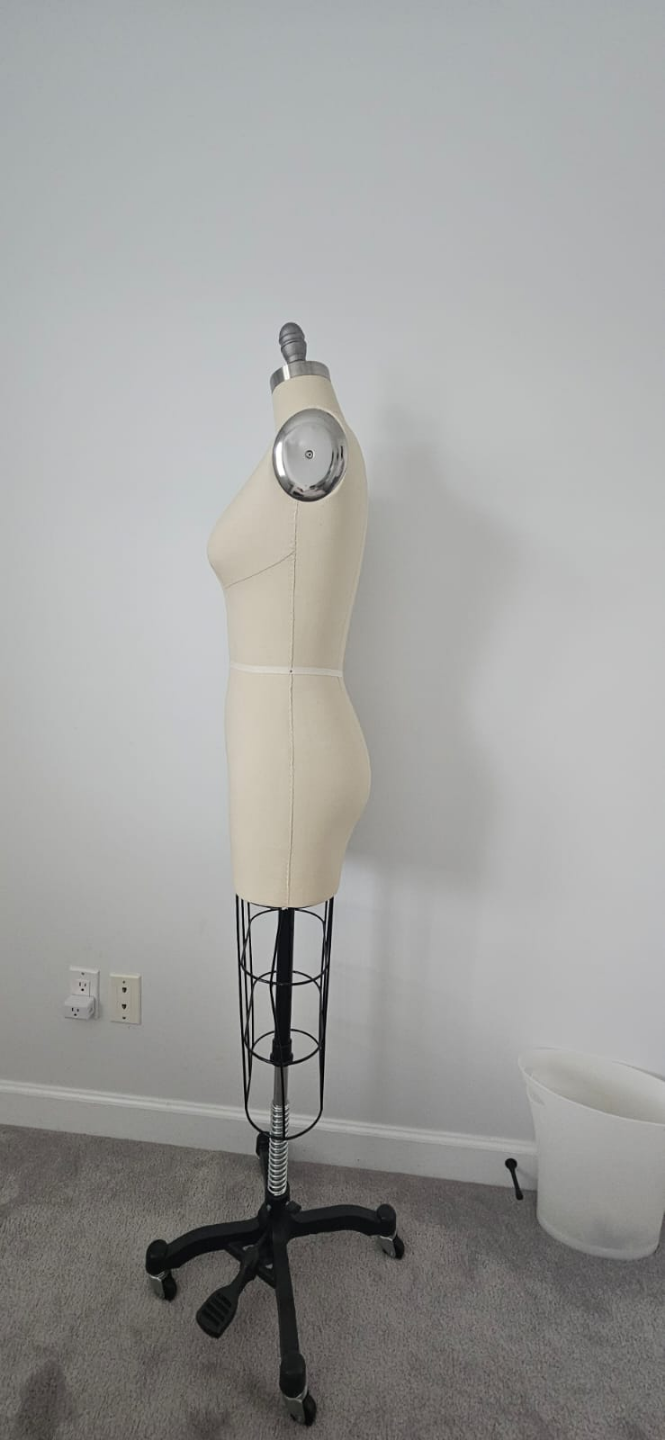 Industry Grade Sewing Mannequin Female - Size 8 - photo 2
