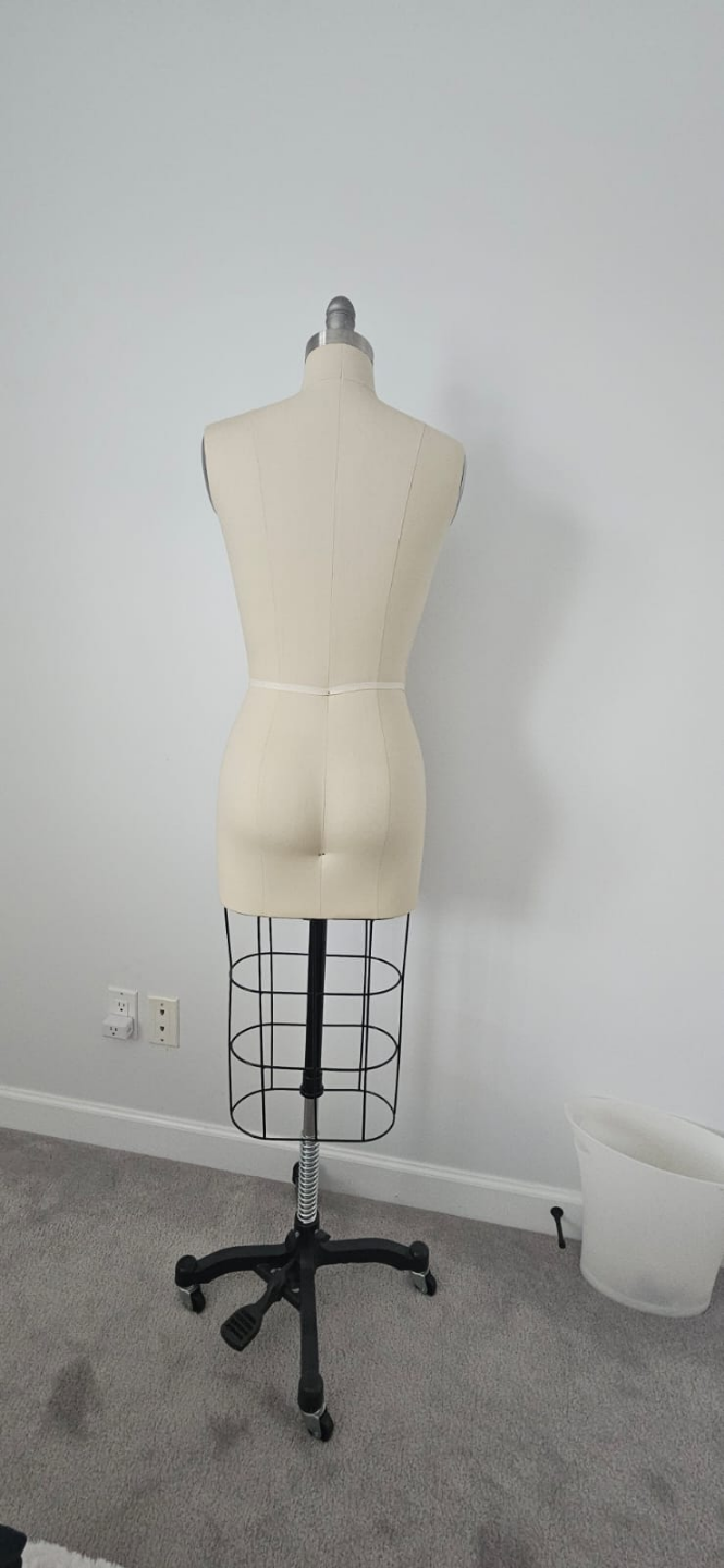 Industry Grade Sewing Mannequin Female - Size 8 - photo 3