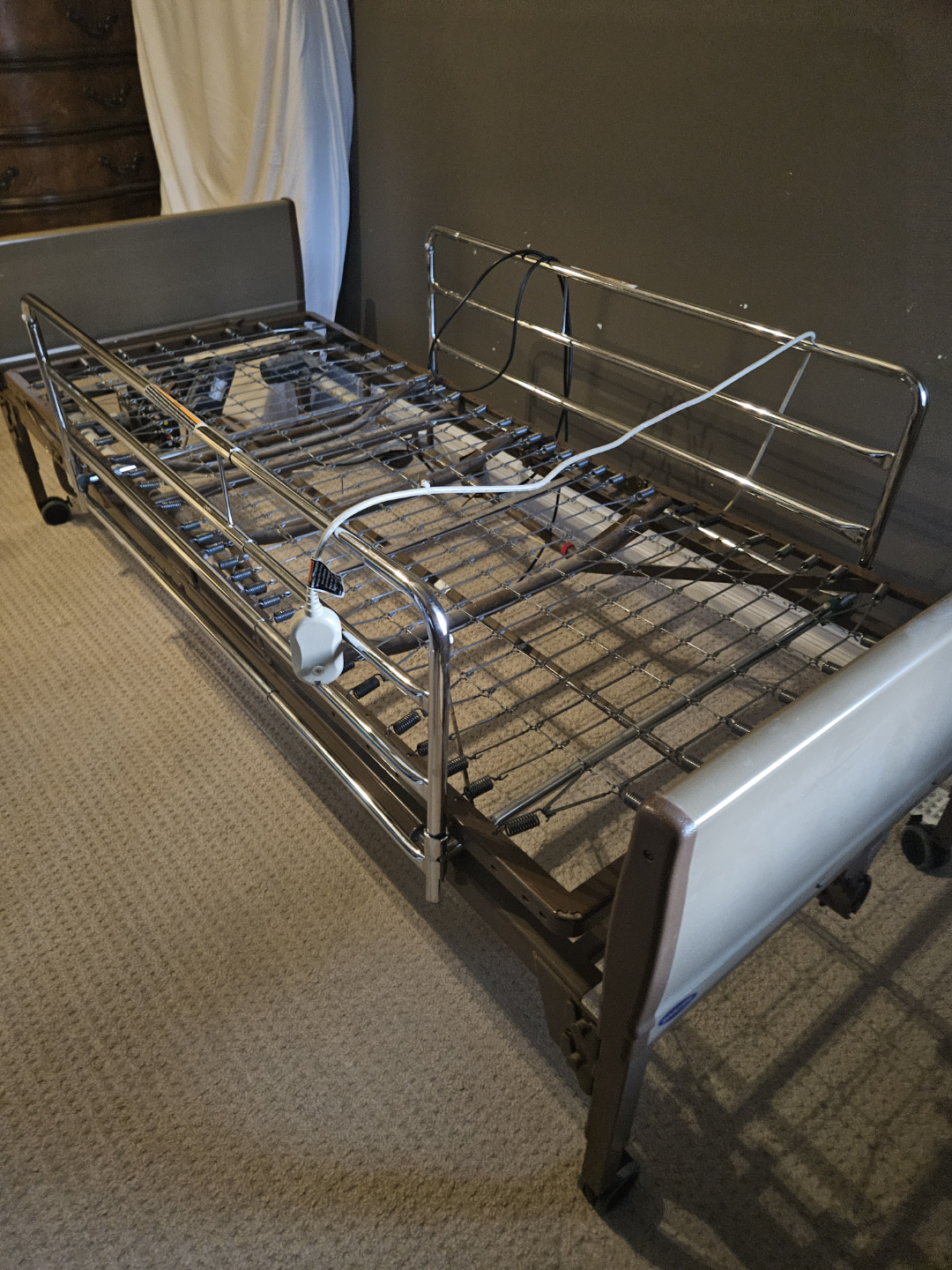 Hospital Bed - Adjustable - photo 3