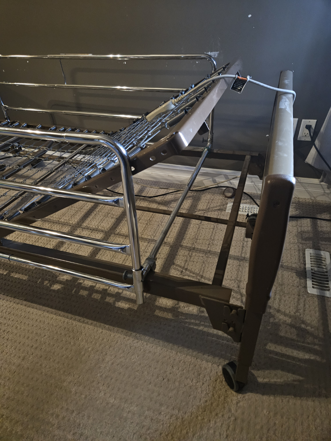 Hospital Bed - Adjustable - photo 4