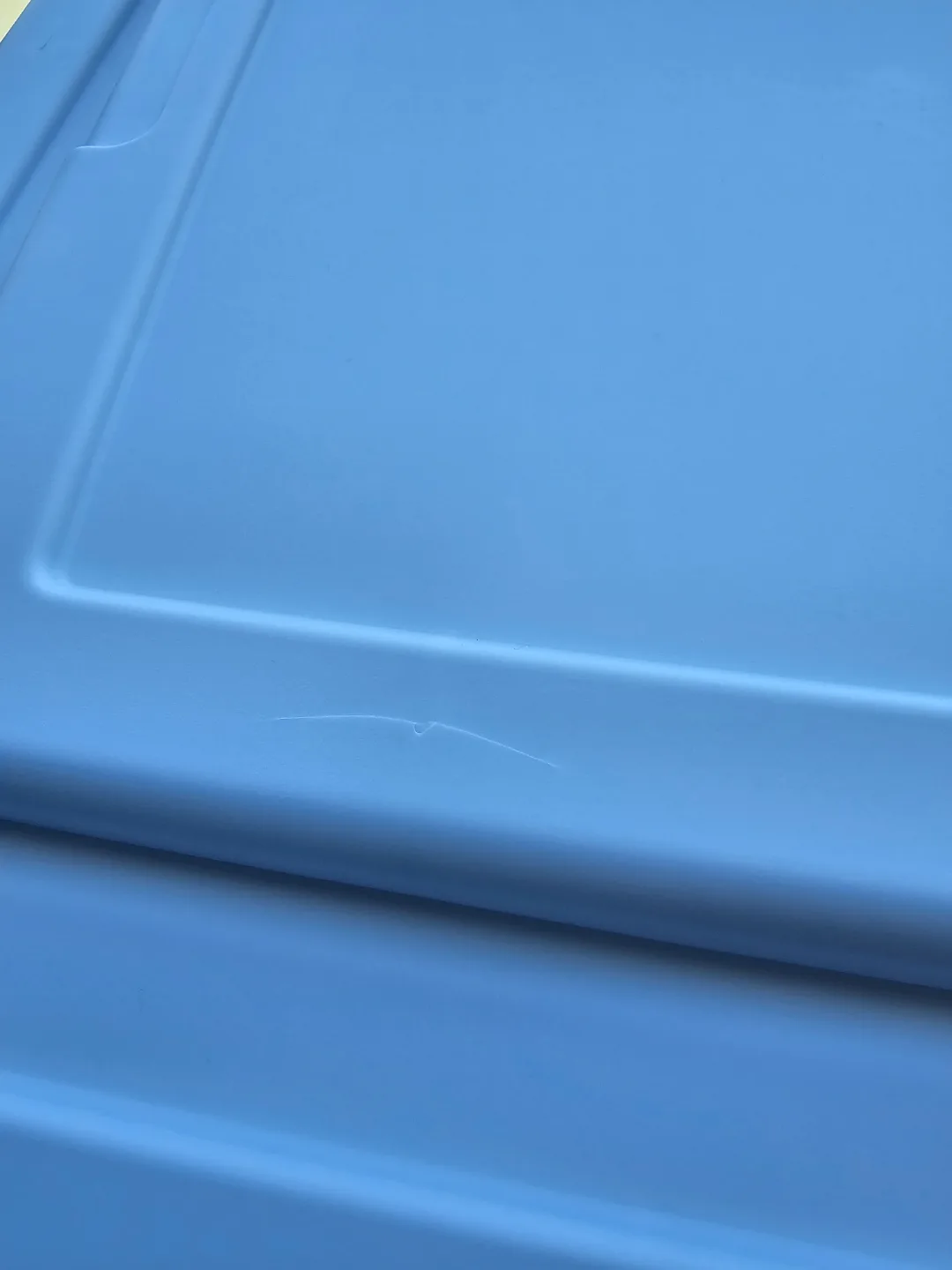 Sterilite 85 L/90 QT. Storage Box w/ Lid, White **CRACKED** image indicator(5)