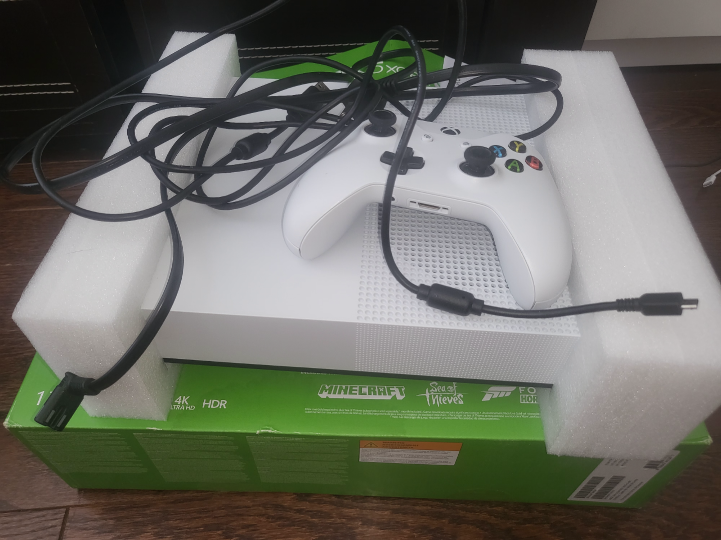 Xbox One S 1TB Console - White w extra controller