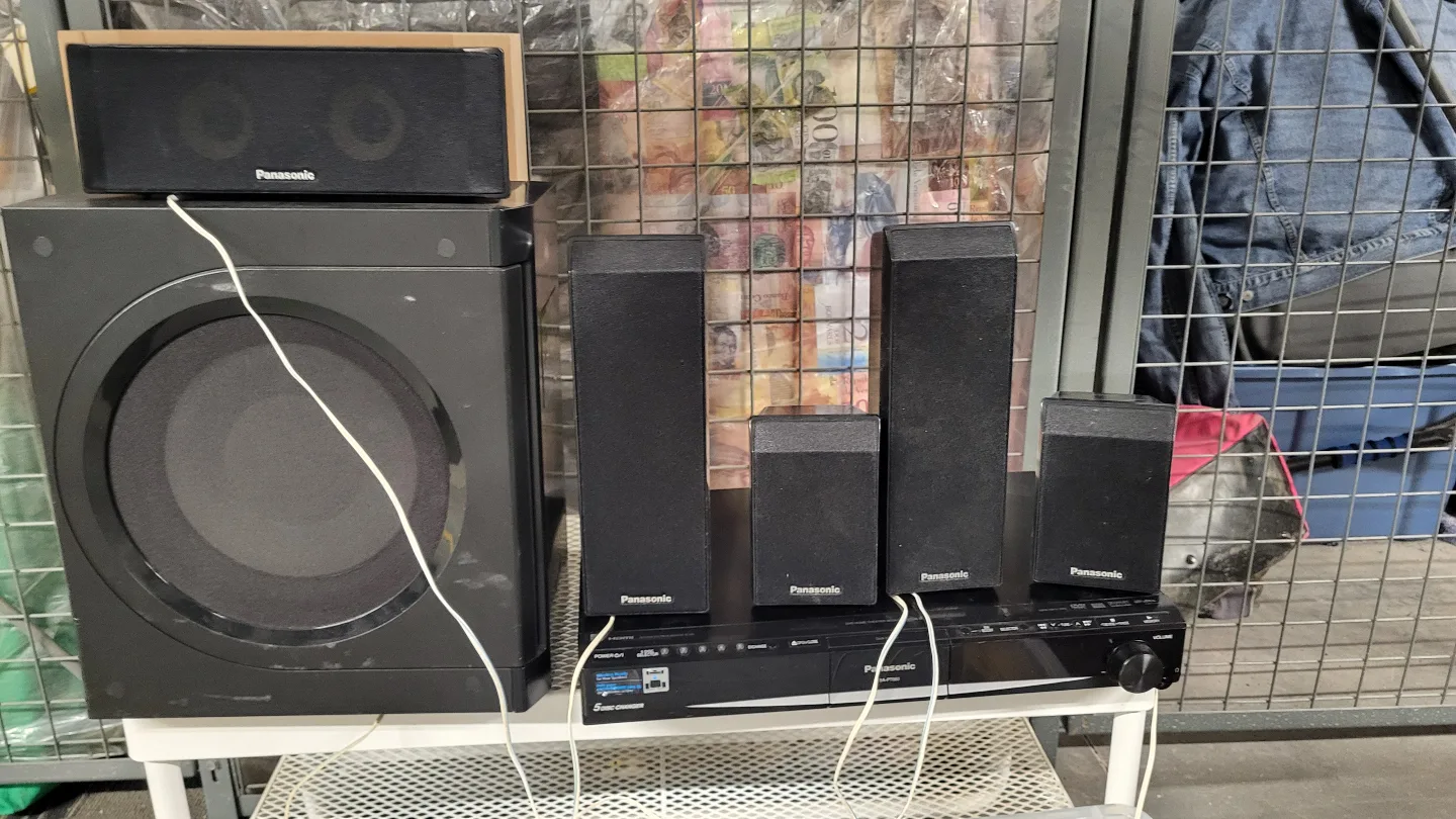 Panasonic SA-PT860 5.1 Home Theatre System thumbnail