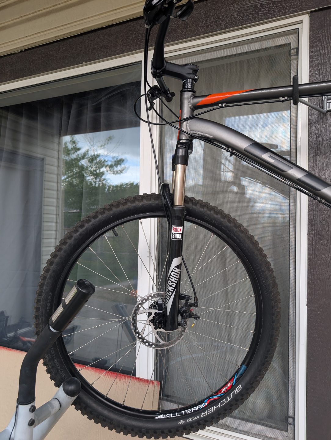 GT Agressor  27.5 mountain bike - photo 2