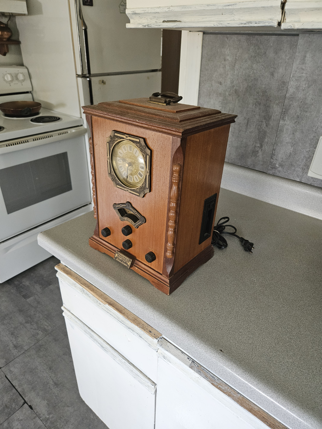 Vintage Wooden Clock Radio