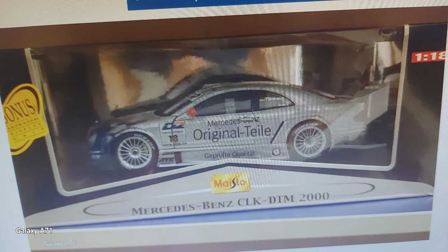 Collectible 1:18 Scale Die-Cast Model Cars - Lot of 7 image indicator(2)