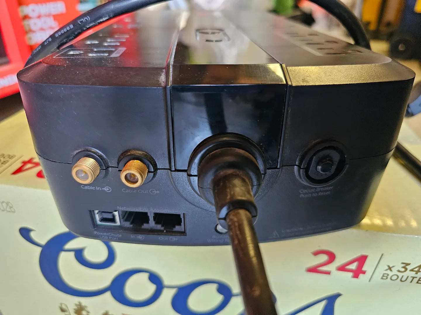 APC Back-UPS 750 Battery Backup & Surge Protector image indicator(3)