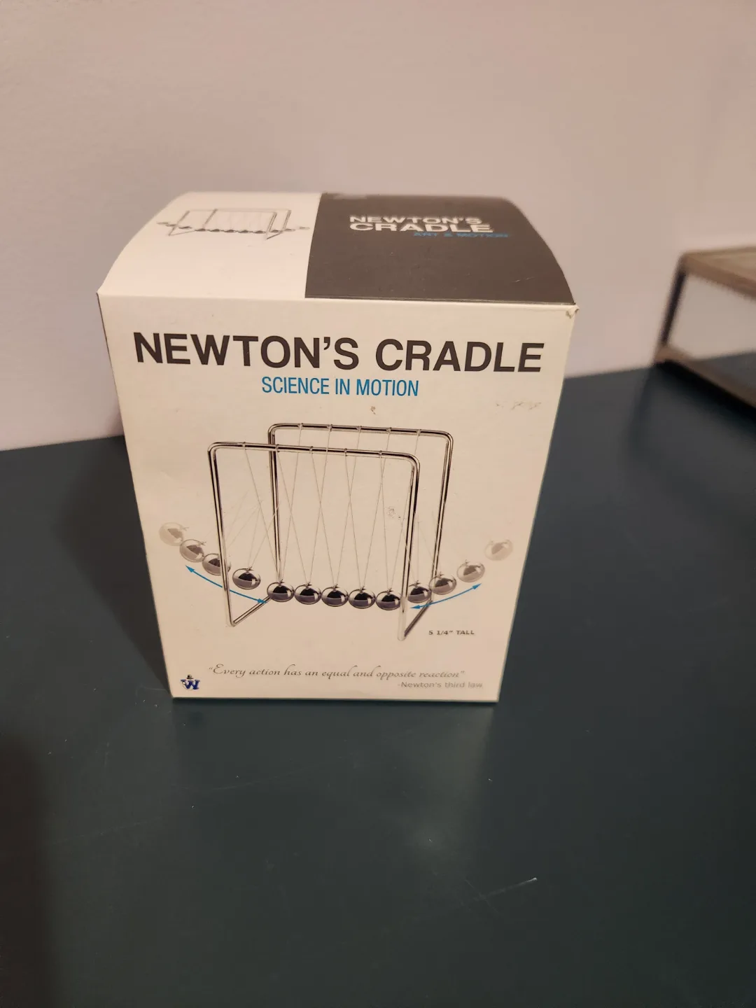 Newton's Cradle Science Desk Toy thumbnail