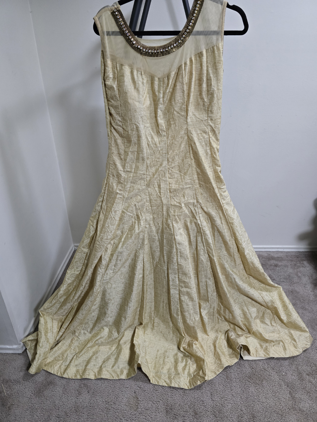 Elegant Gold Anarkali Dress - photo 2