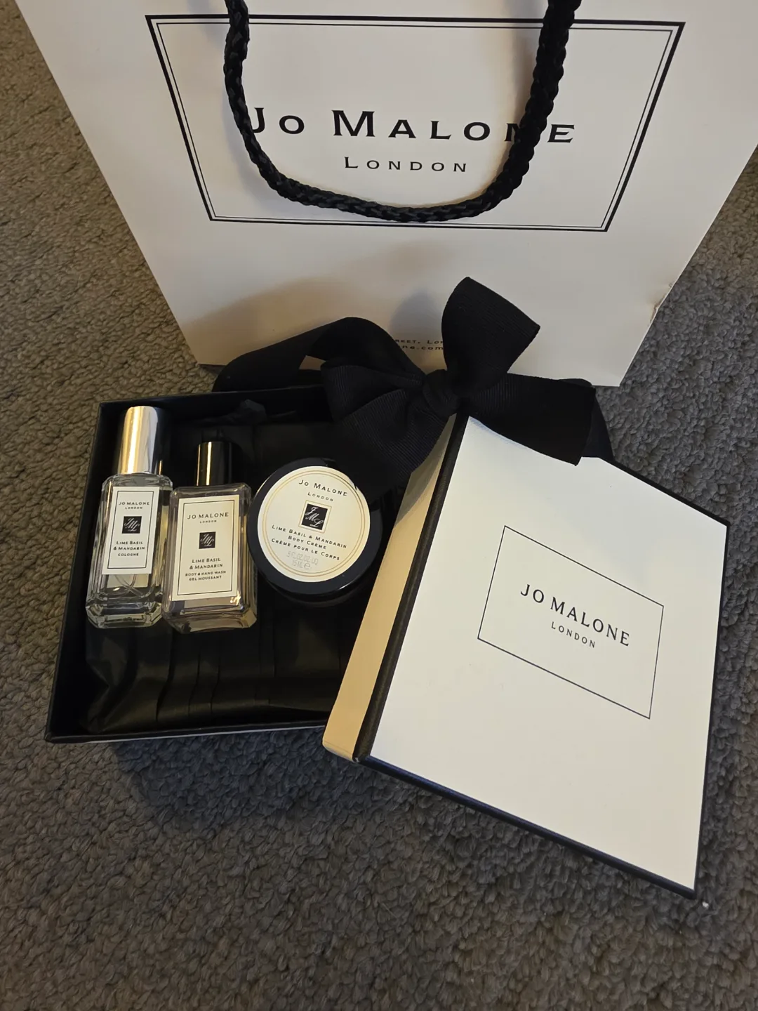 Jo Malone London Lime Basil & Mandarin Perfume Gift Set image indicator(2)