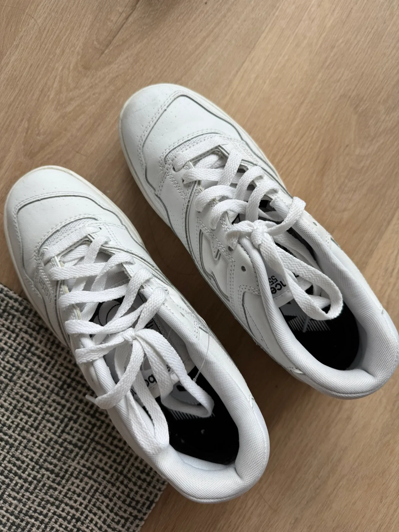 New Balance 550 image indicator(2)