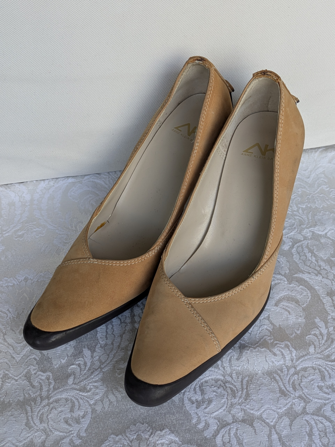 Anne Klein Sports Women's Tan Suede Heels Size 6.5 - photo 5