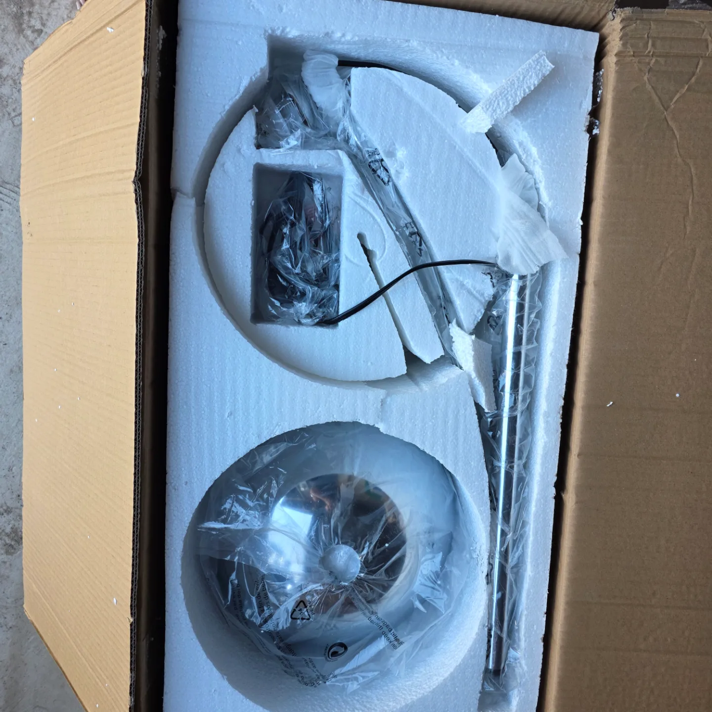 METAL FLOOR LAMP WITH BELL SHADE image indicator(3)