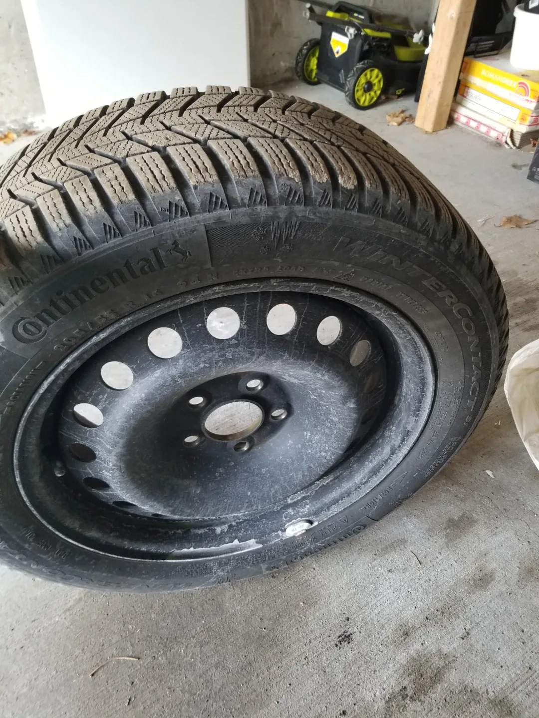 Used Continental WinterContact SI winter tire on steel rim image indicator(5)