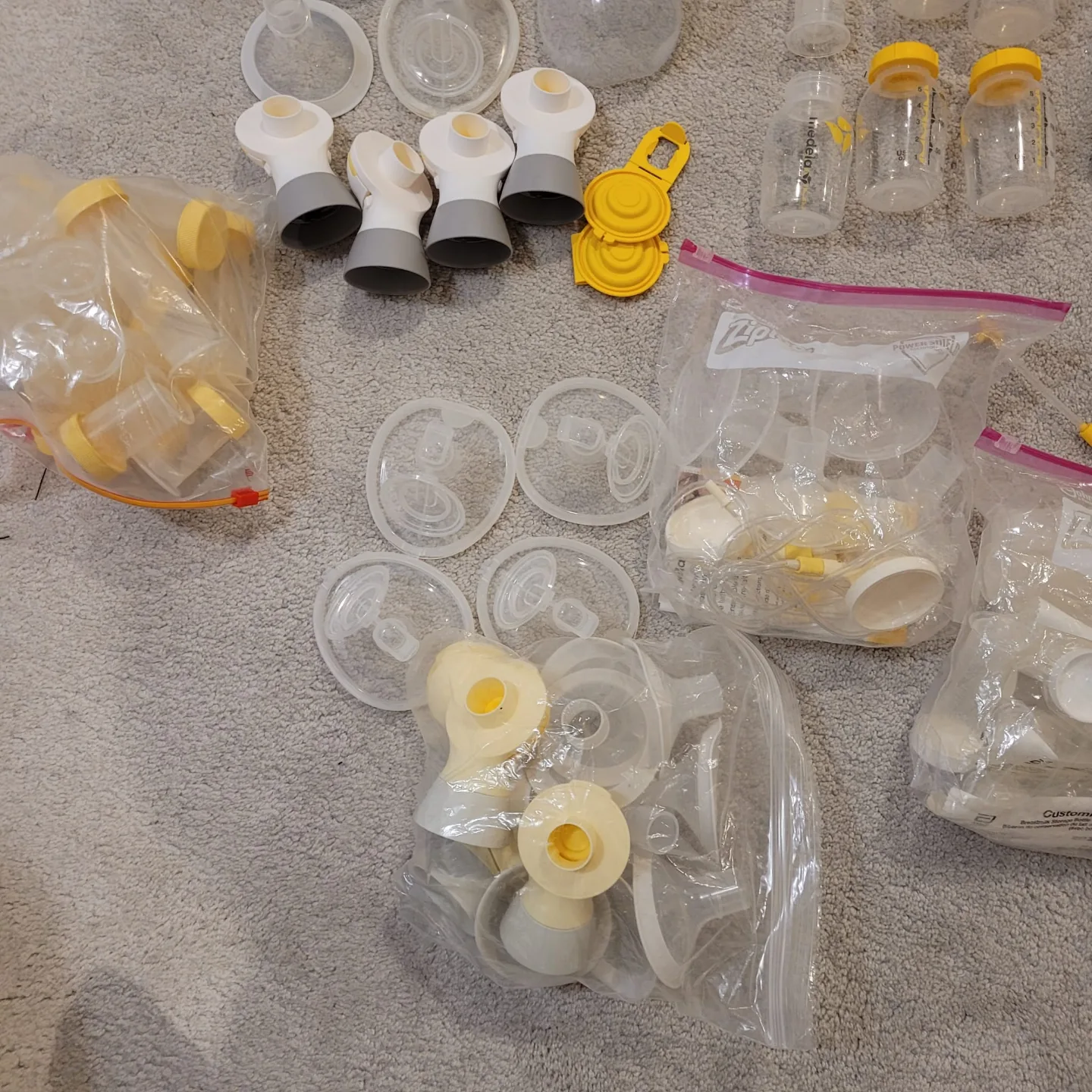 Medela Freestyle Double Electric Breast Pump with Accessories image indicator(5)