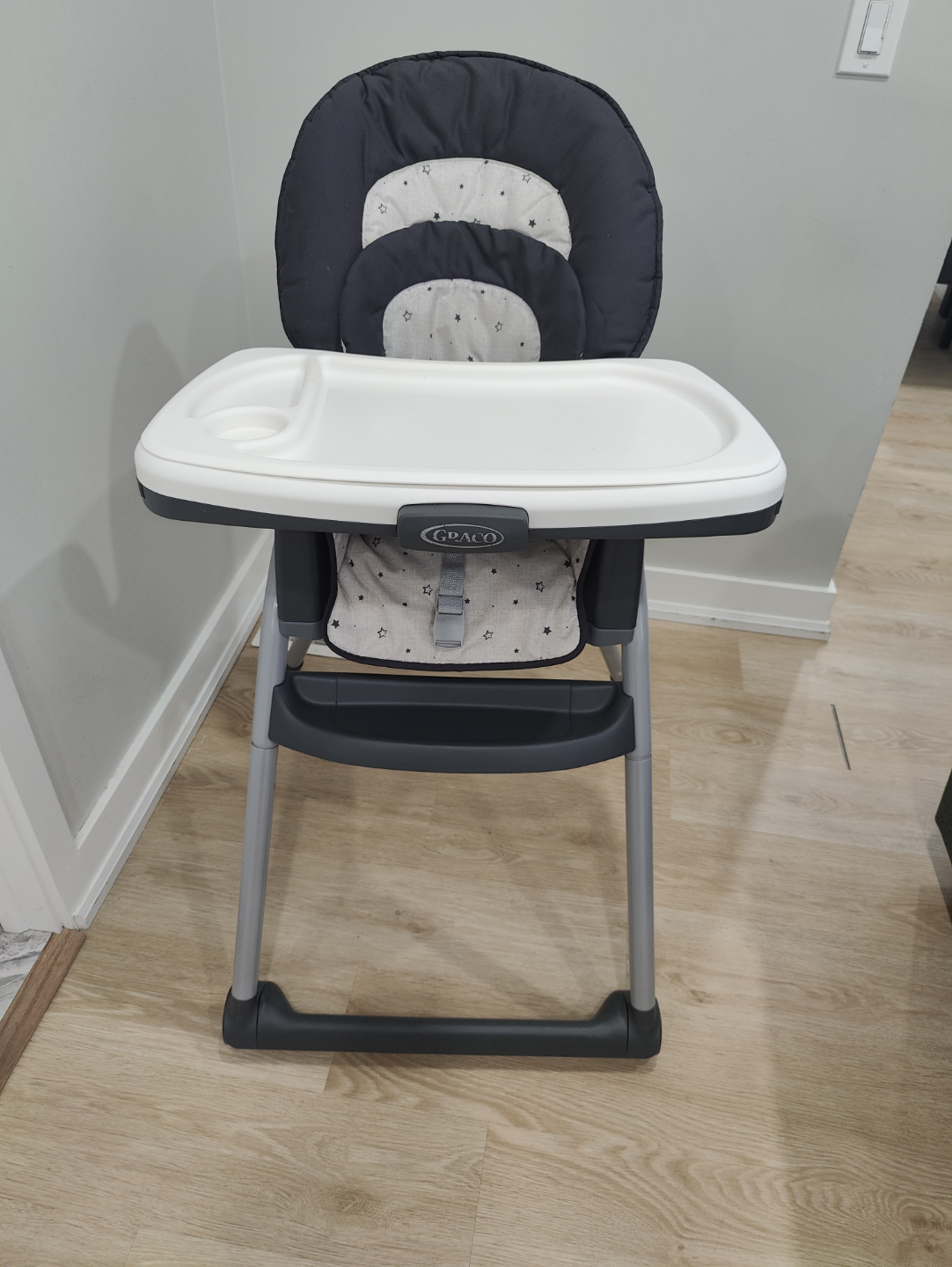 Graco Highchair - Gently Used - photo 3