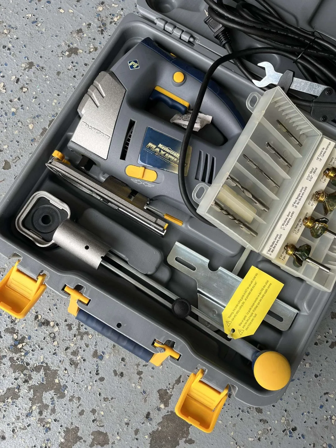 Mastercraft Maximum Serpentine Saw with Case and Accessories image indicator(2)