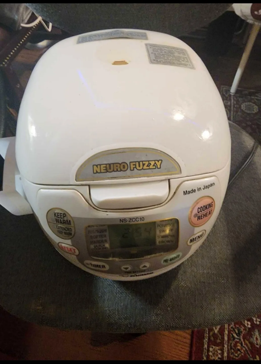 Zojirushi Neuro Fuzzy Rice Cooker NS-ZCC10 thumbnail