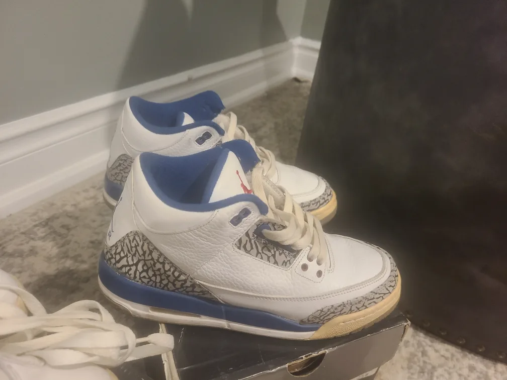 🇨🇦 Jordan's Ugg Nike Adidas Timberland bundle - size 6 image indicator(4)