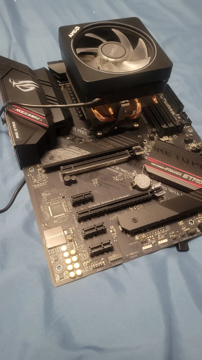 ASUS ROG Strix B550-F Gaming Motherboard + Ryzen 7 3700X Combo image indicator(3)