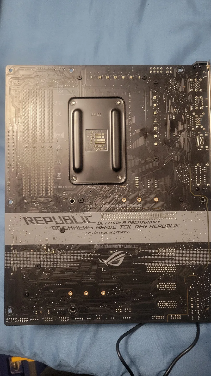 ASUS ROG Strix B550-F Gaming Motherboard + Ryzen 7 3700X Combo image indicator(4)