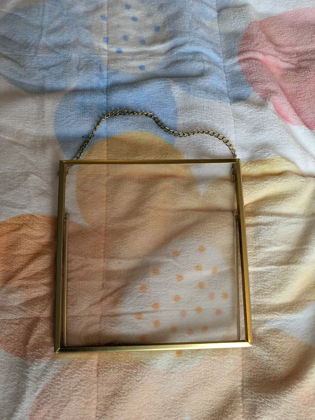 Gold frame (hang or stand) image indicator(2)